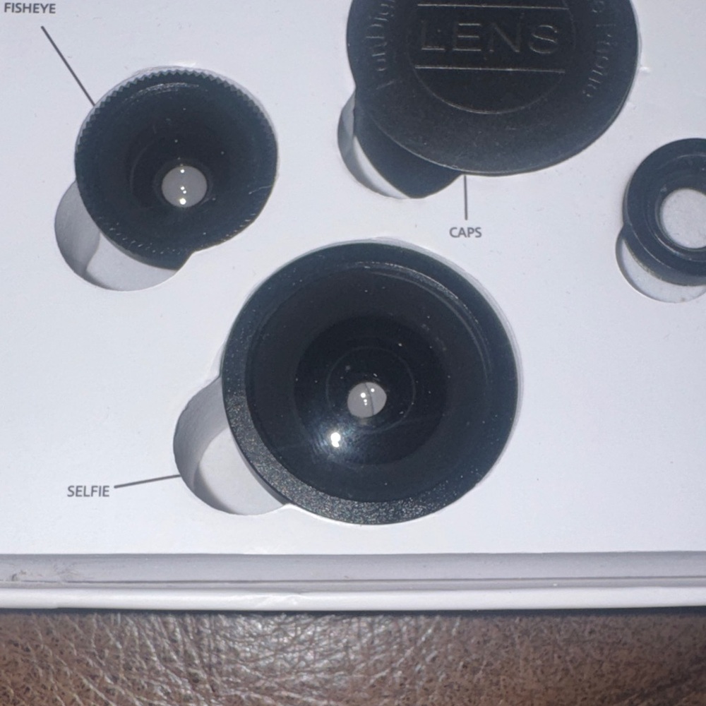 4-in-1 Mobile Device Photo Lens Kit - Picture 6 of 7